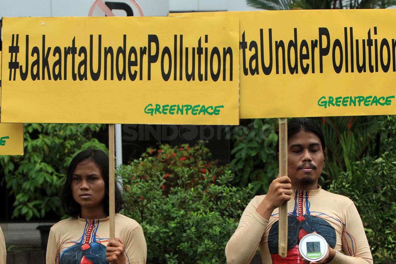 Aksi Greenpeace Kampanyekan...