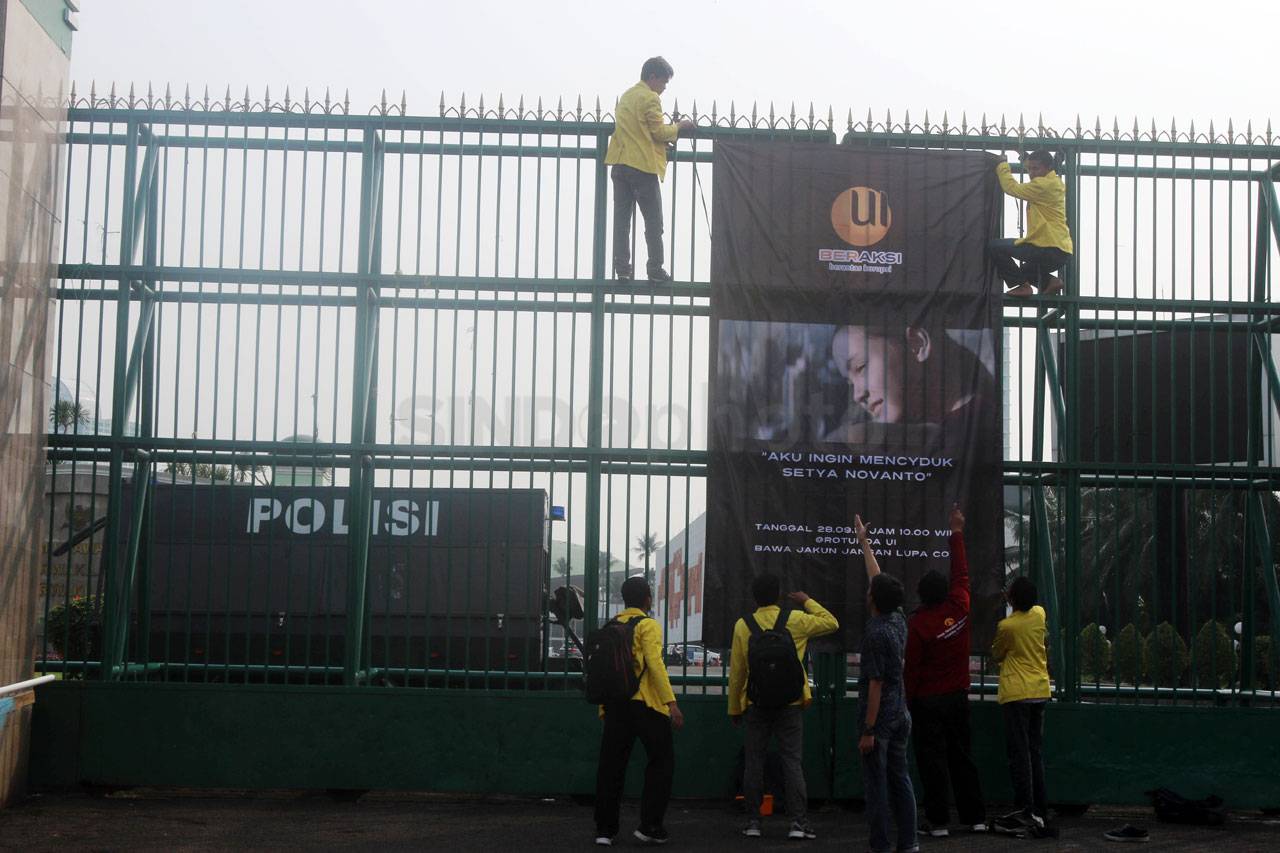 Demo di Depan DPR, Mahasiswa...
