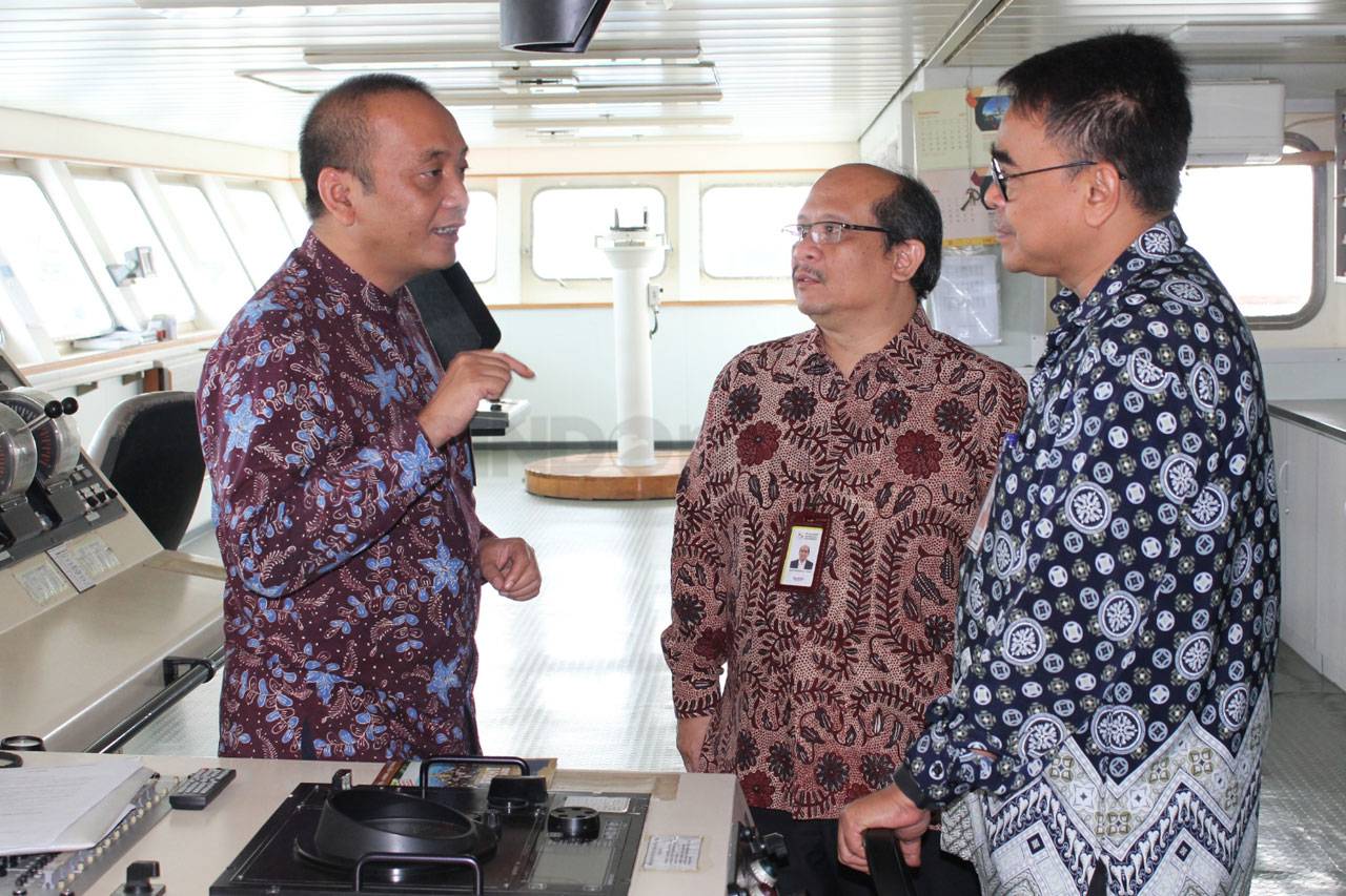 PT Pos Indonesia dan...