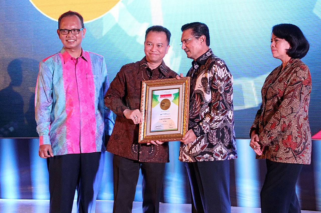 WOM Finance Raih Penghargaan...