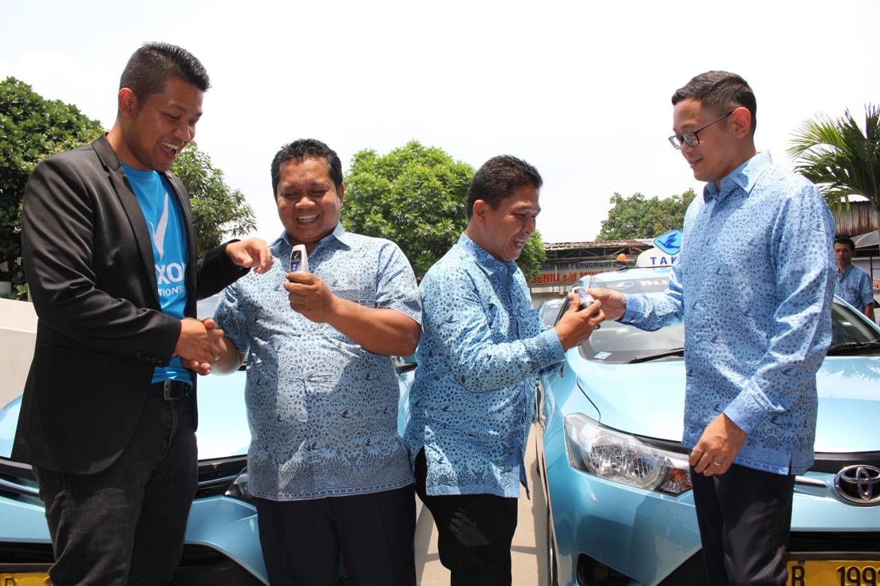 Gandeng Unilever, Blue...