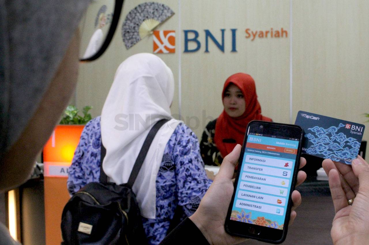 Peringati Hari Batik...