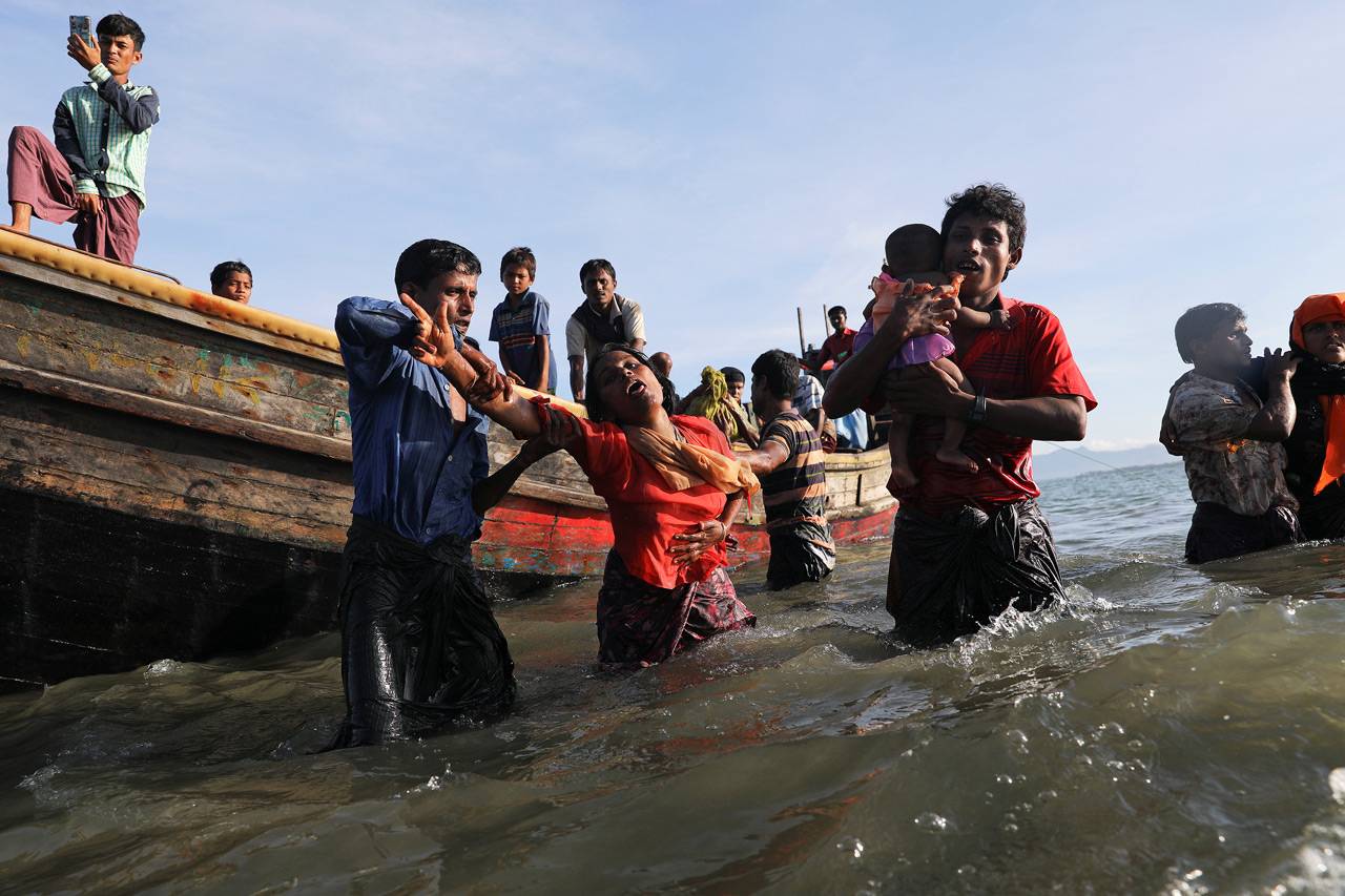 Pengungsi Rohingya Terkapar...