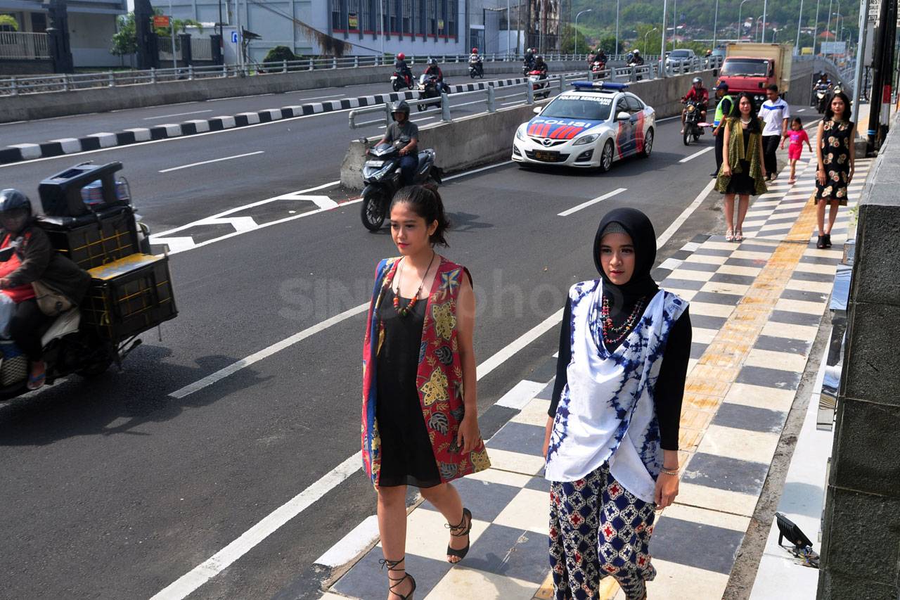 Fashion Batik di Pedestrian...