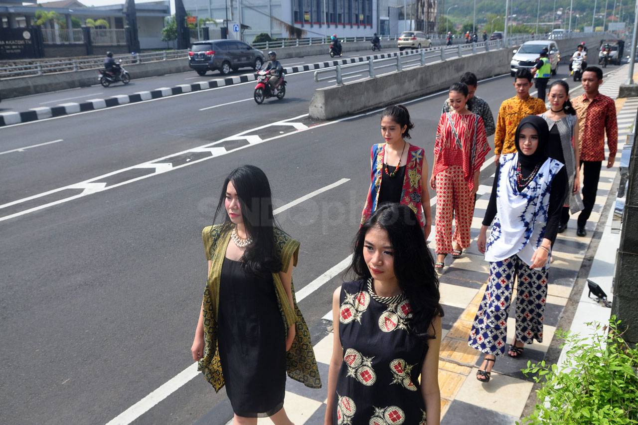Fashion Batik di Pedestrian...