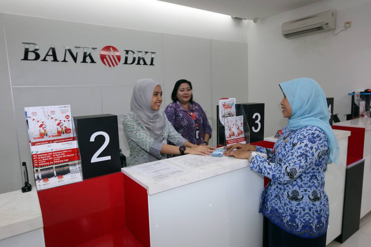 Bank DKI Peringati Hari...