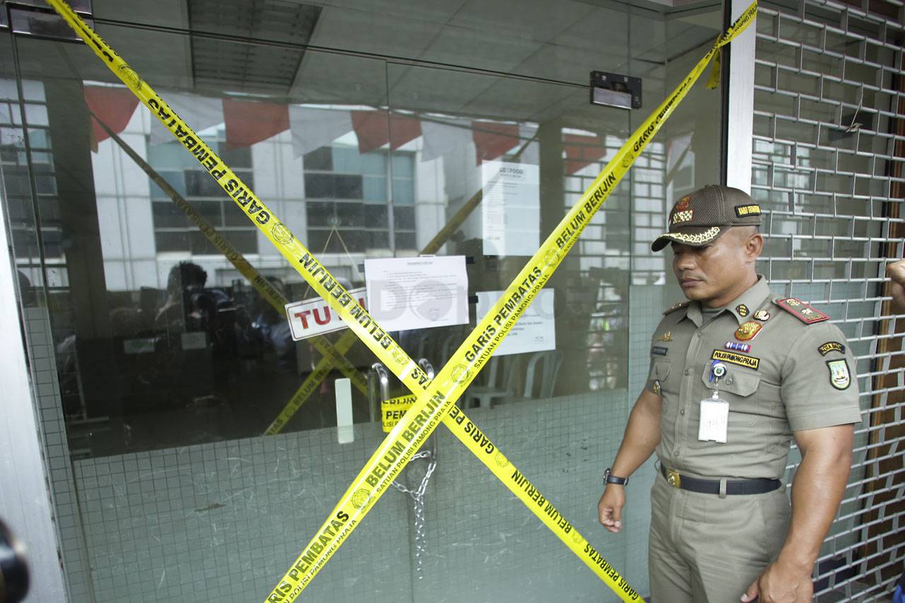 Pemkot Batam Segel Kantor...