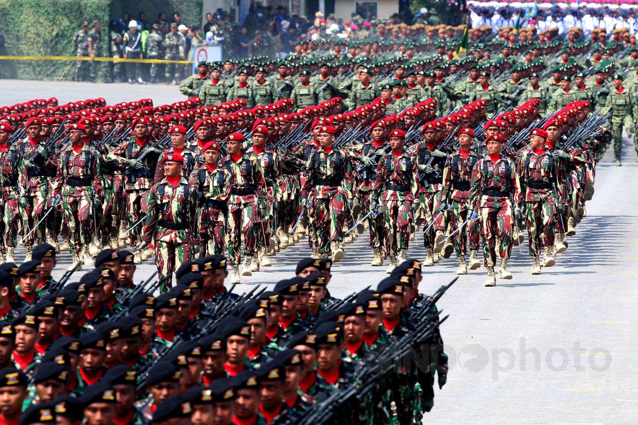 Defile Pasukan dan Atraksi...