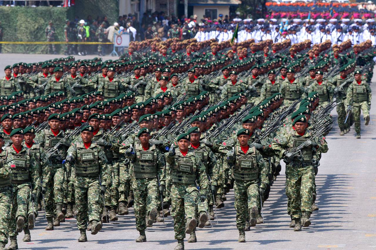 Defile Pasukan dan Atraksi...