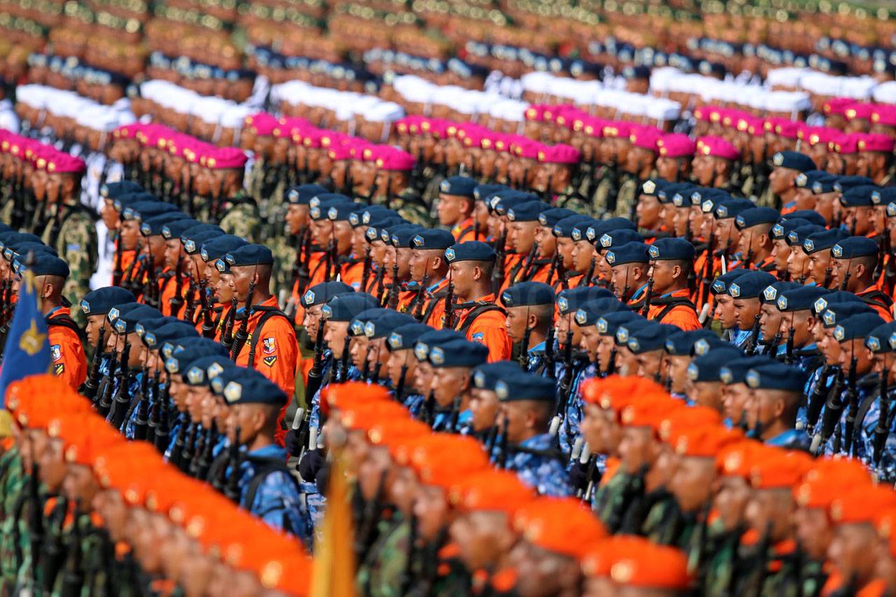 Defile Pasukan dan Atraksi...