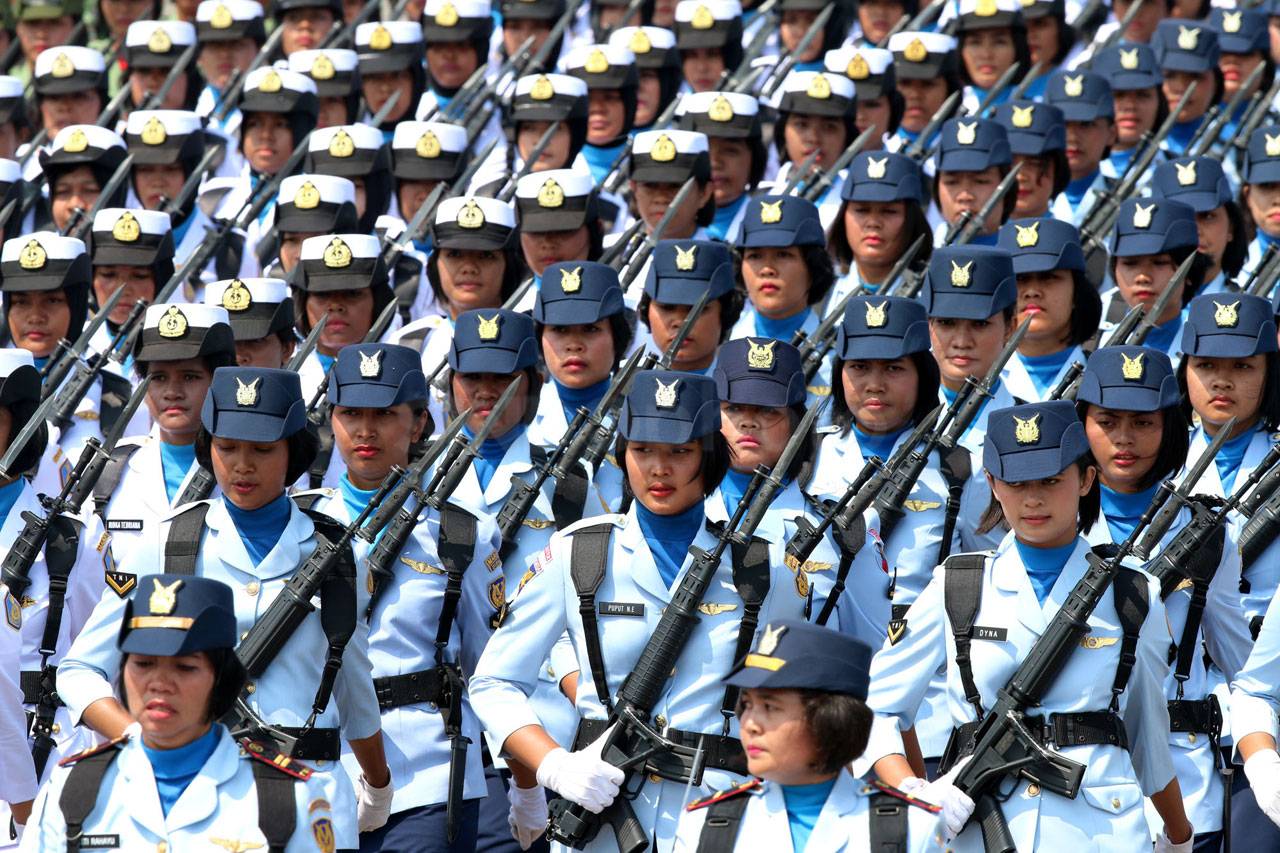 Defile Pasukan dan Atraksi...