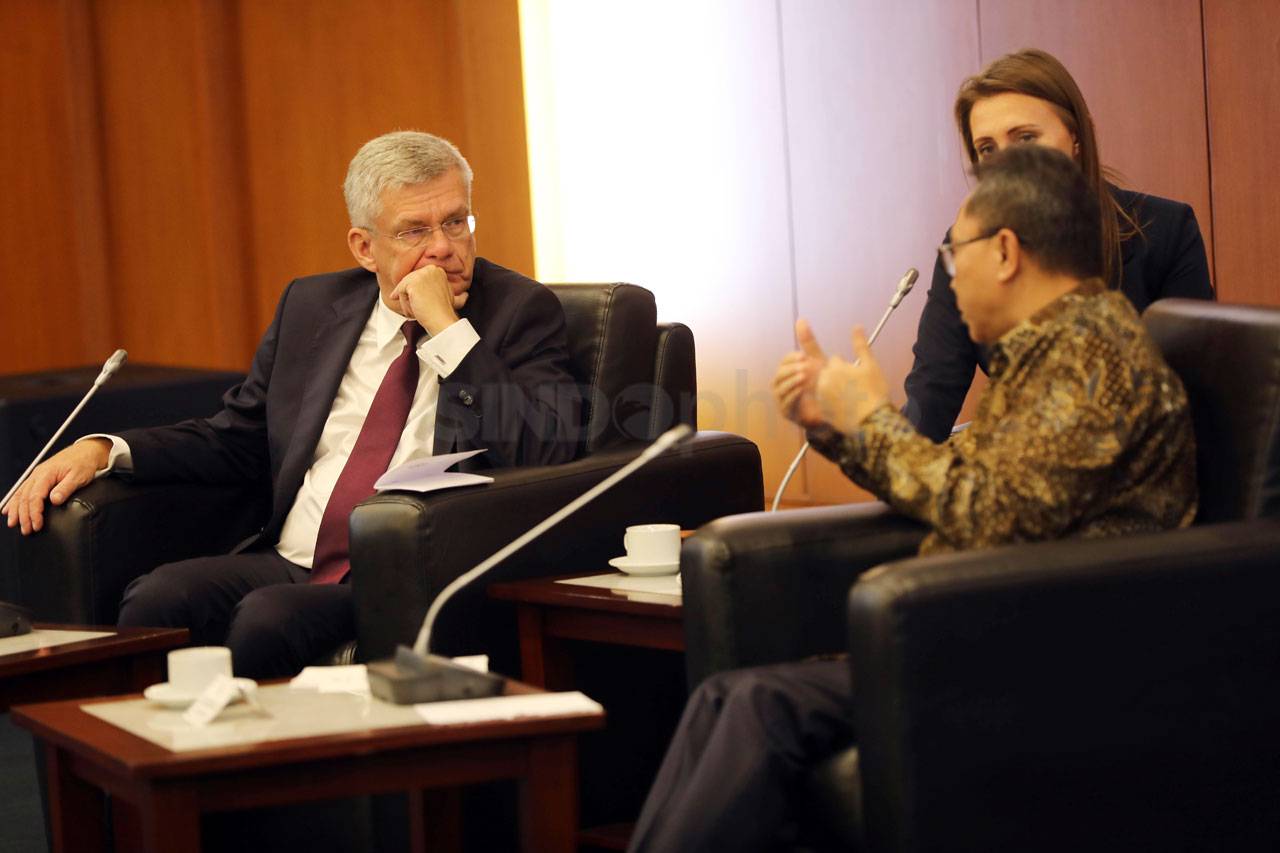 Ketua MPR Terima Kunjungan...