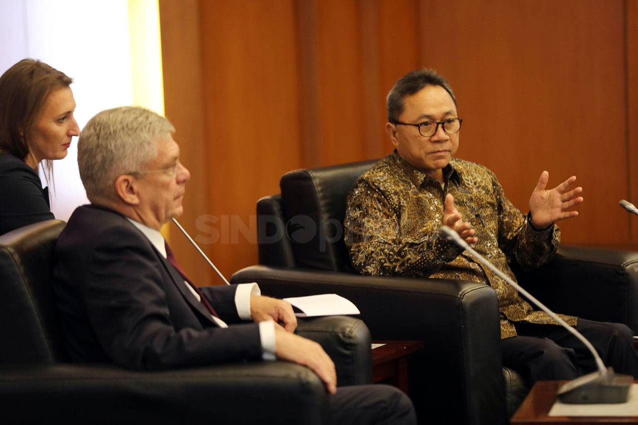 Ketua MPR Terima Kunjungan...