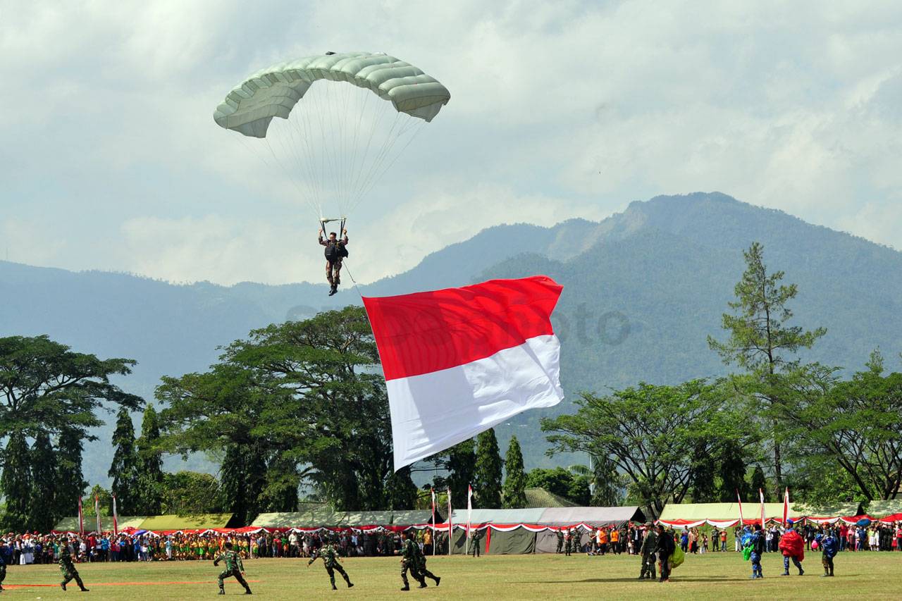 Semarak HUT TNI dan...