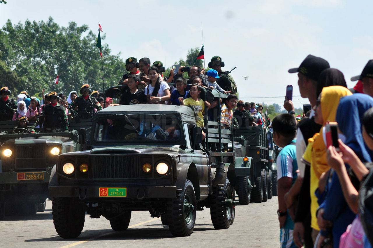 Semarak HUT TNI dan...