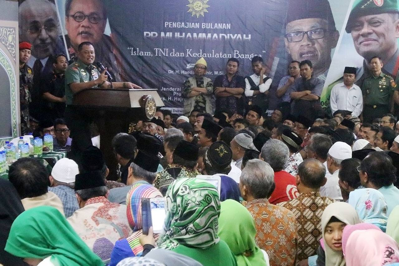 Panglima TNI Hadiri...