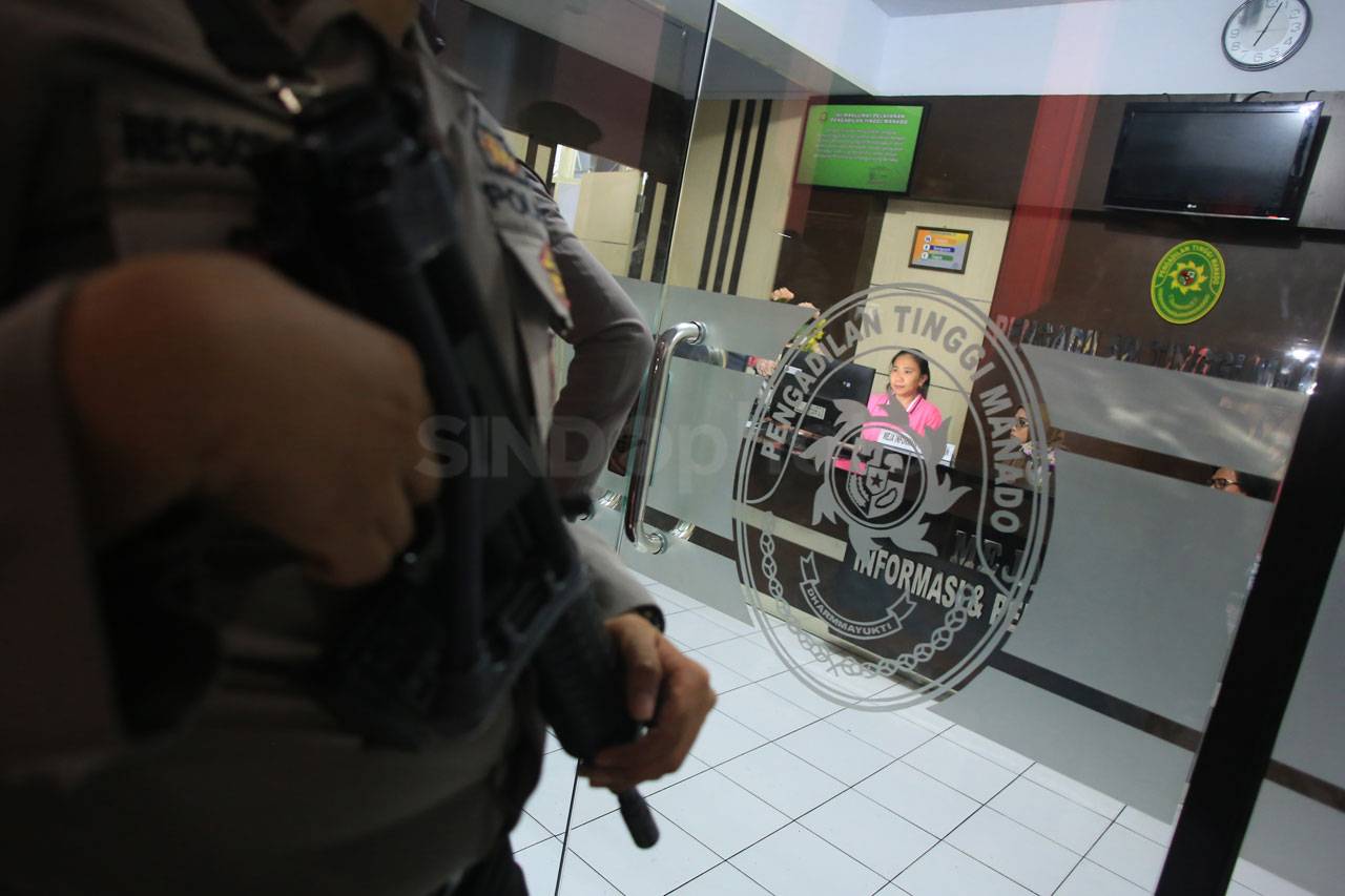 KPK Geledah Kantor Pengadilan...