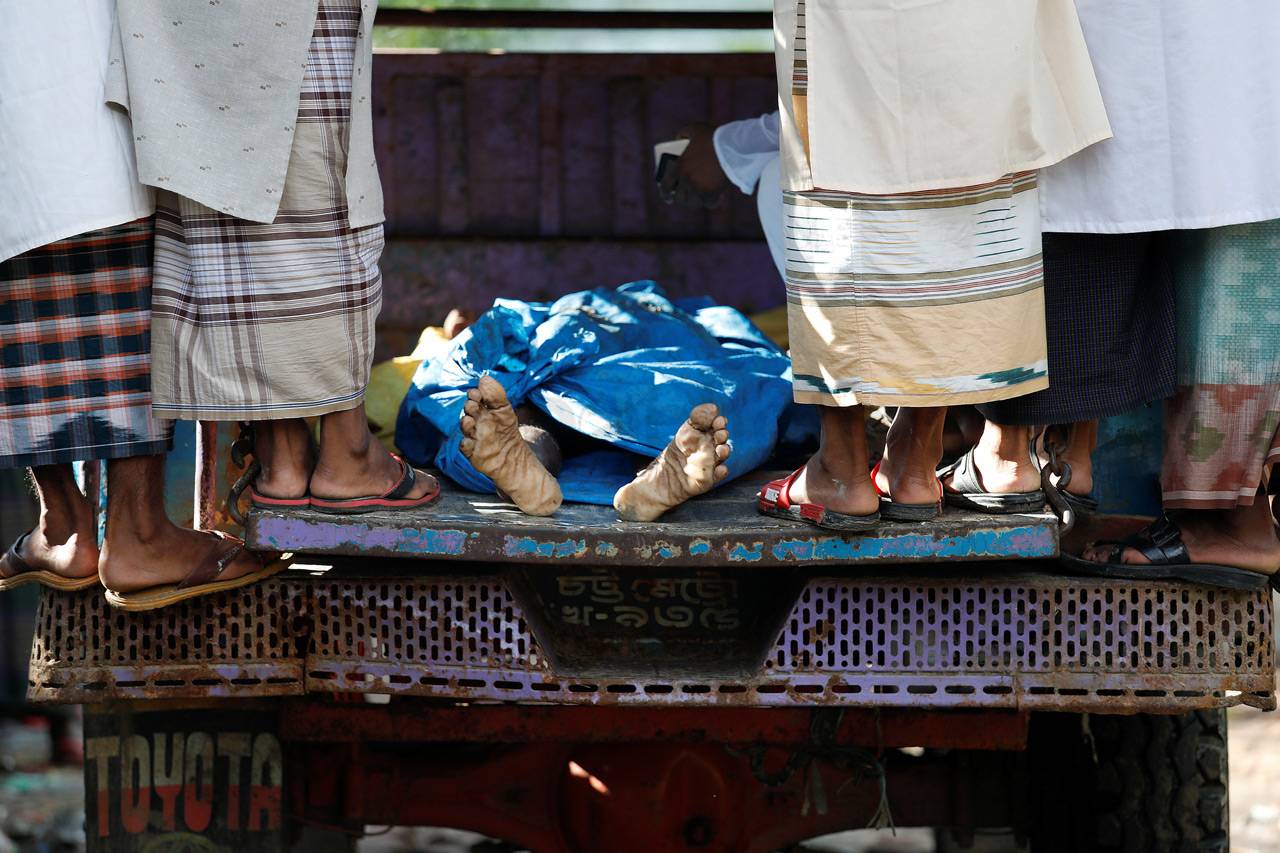 Kapal Terbalik, 12 Pengungsi...