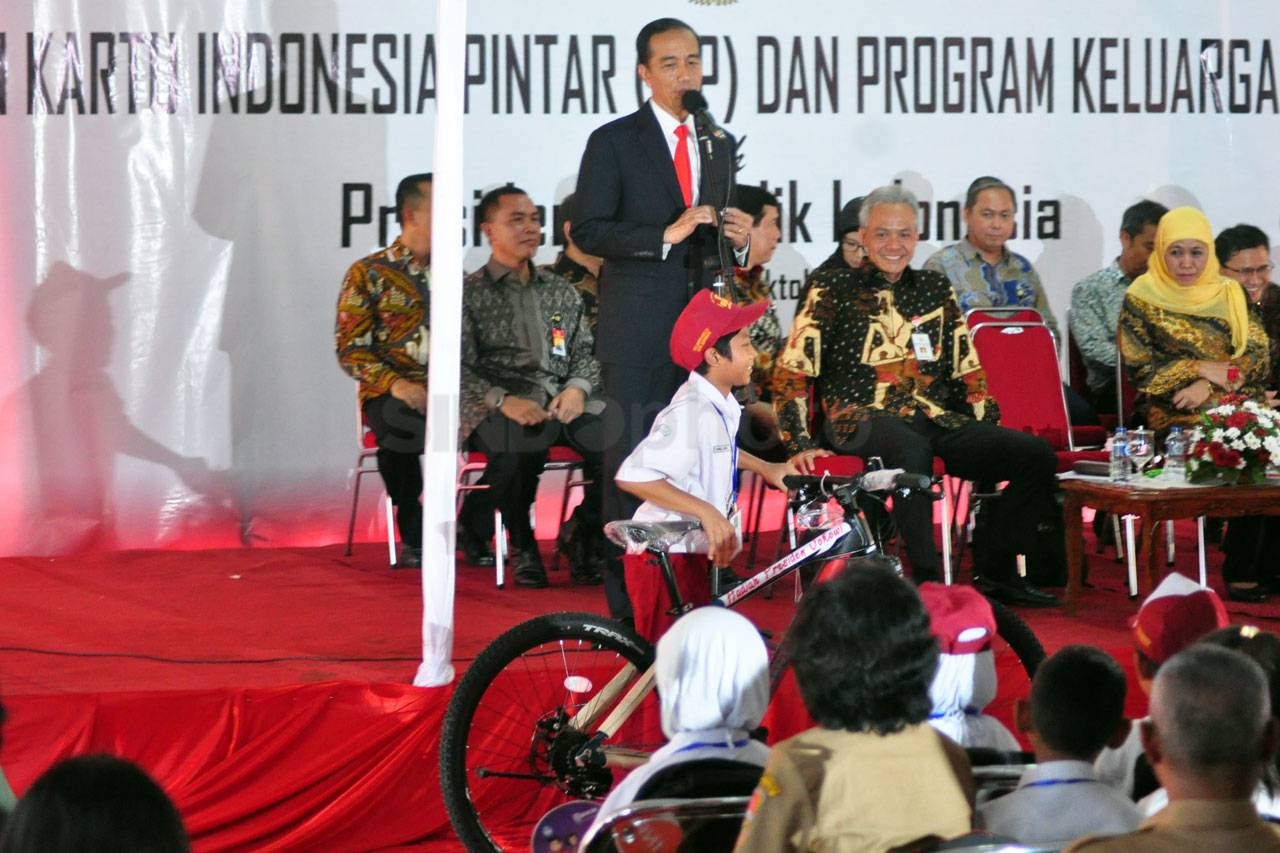 Presiden Jokowi Hadiri...