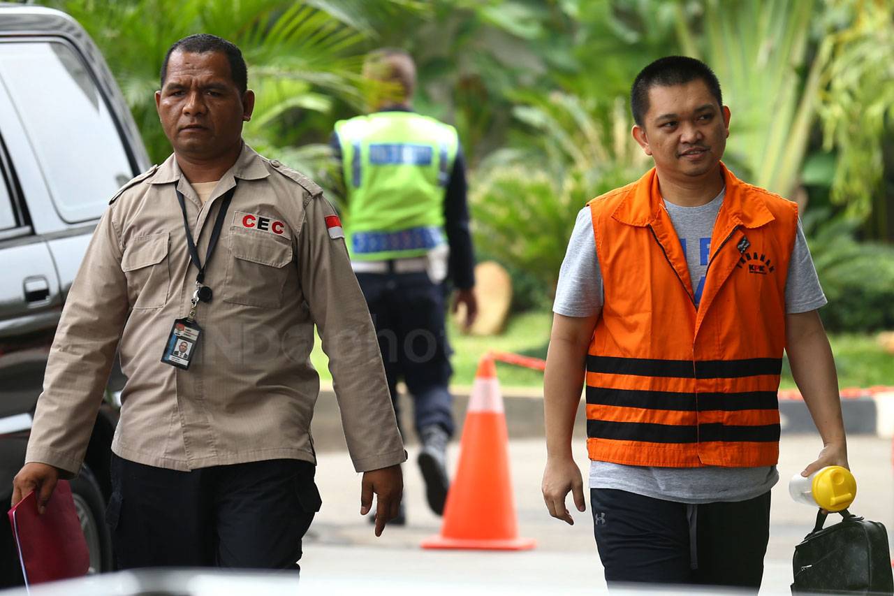 Anggota DPR Aditya Moha...