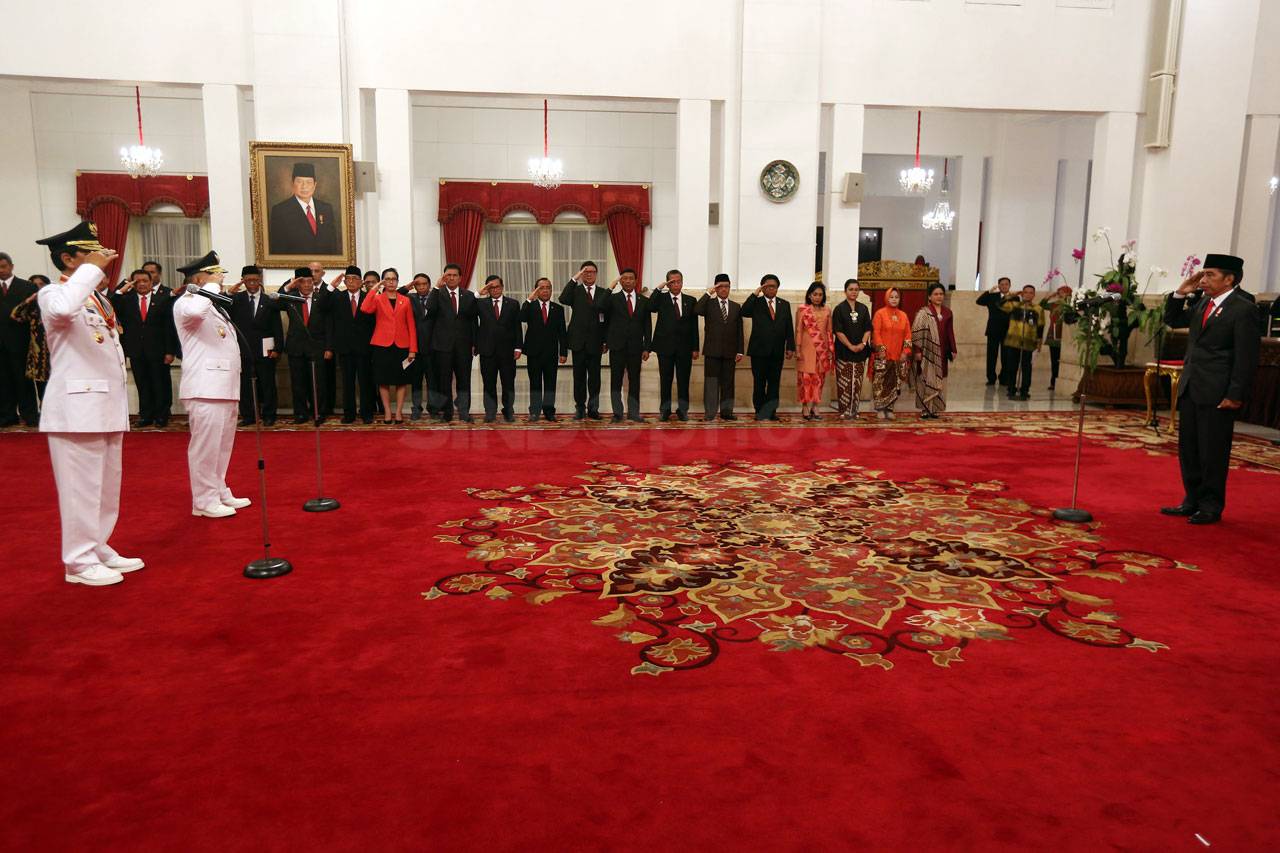 Presiden Jokowi Lantik...