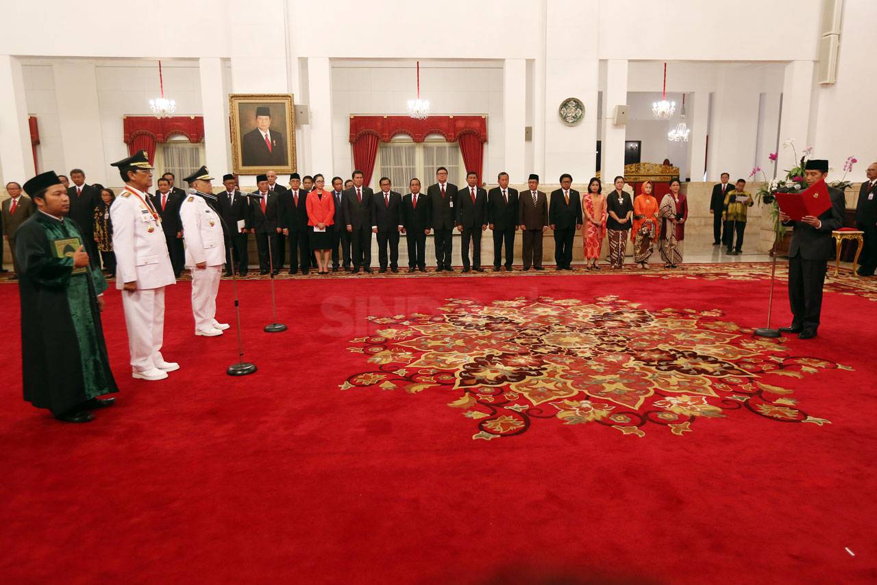 Presiden Jokowi Lantik...