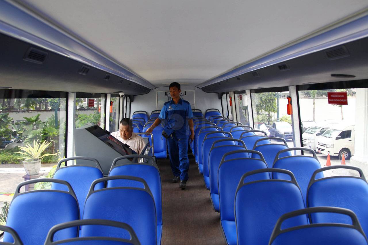 Nestle Serahkan Bus...
