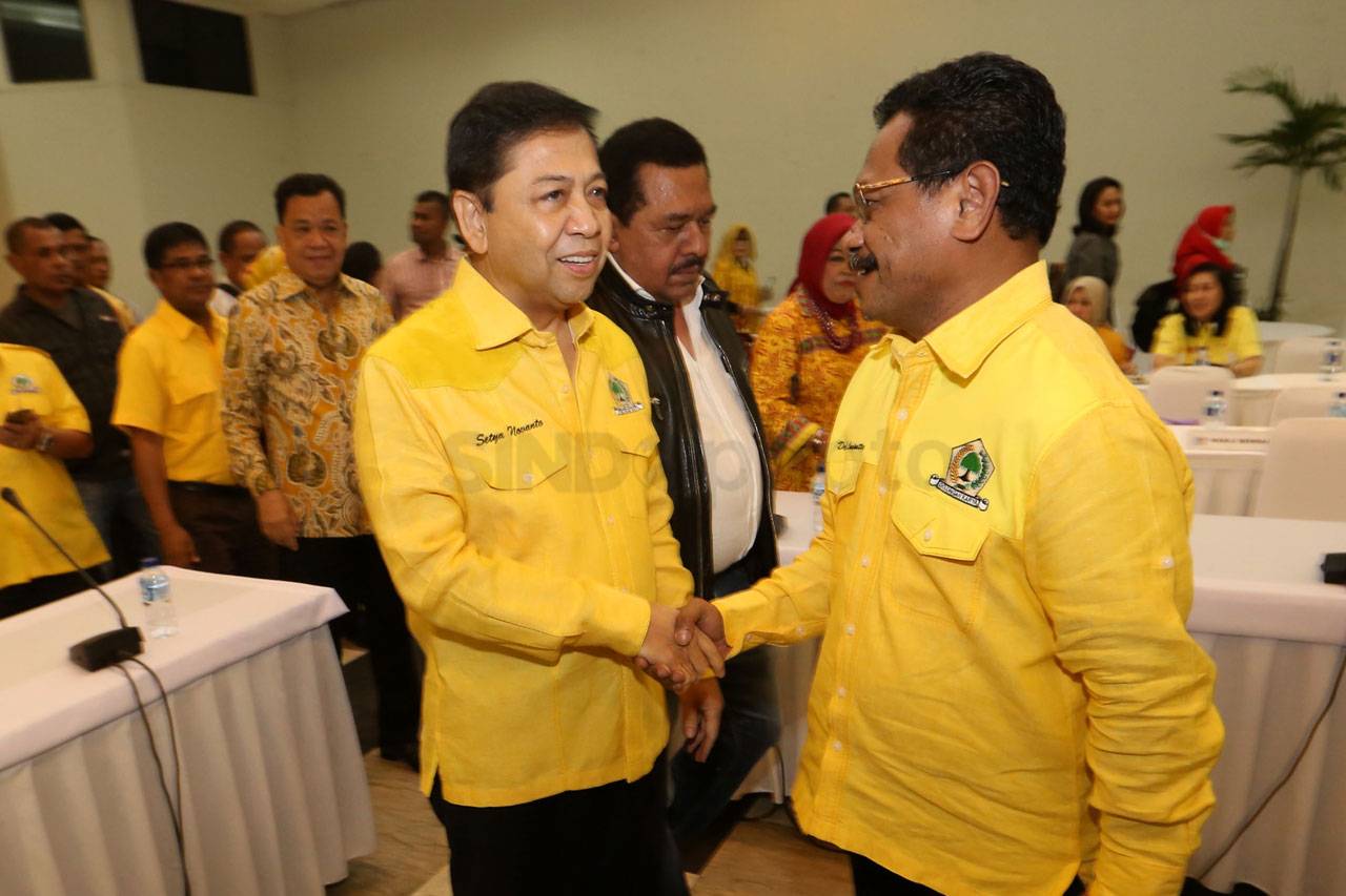 Setya Novanto Pimpin...