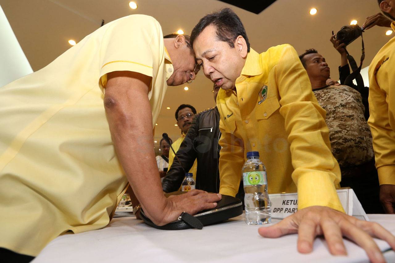 Setya Novanto Pimpin...