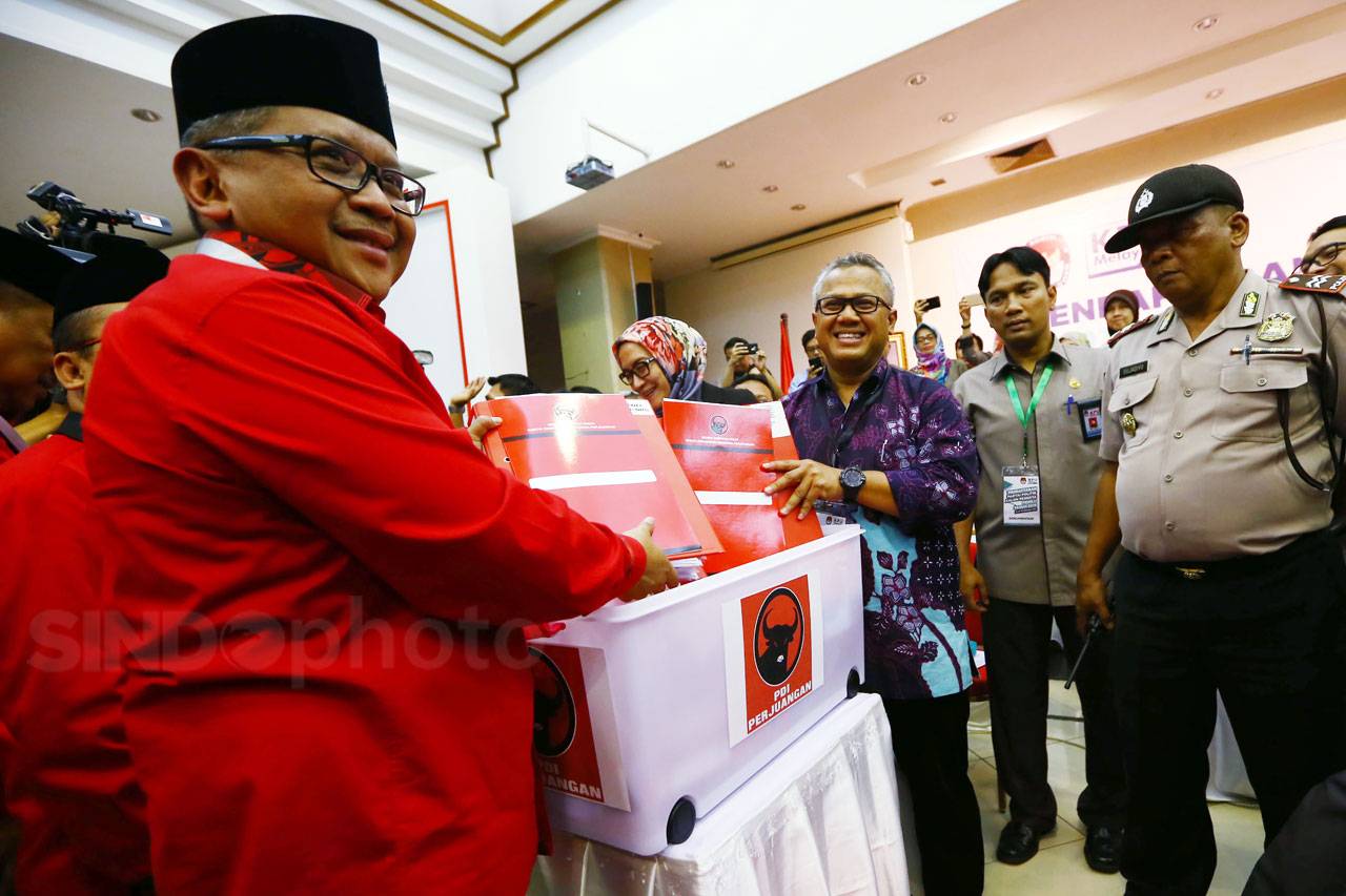 PDI Perjuangan Serahkan...
