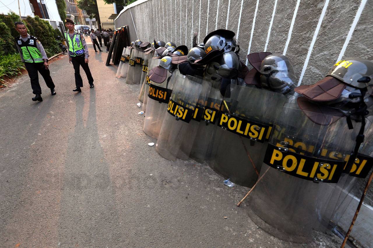 Ratusan Personel Polisi...