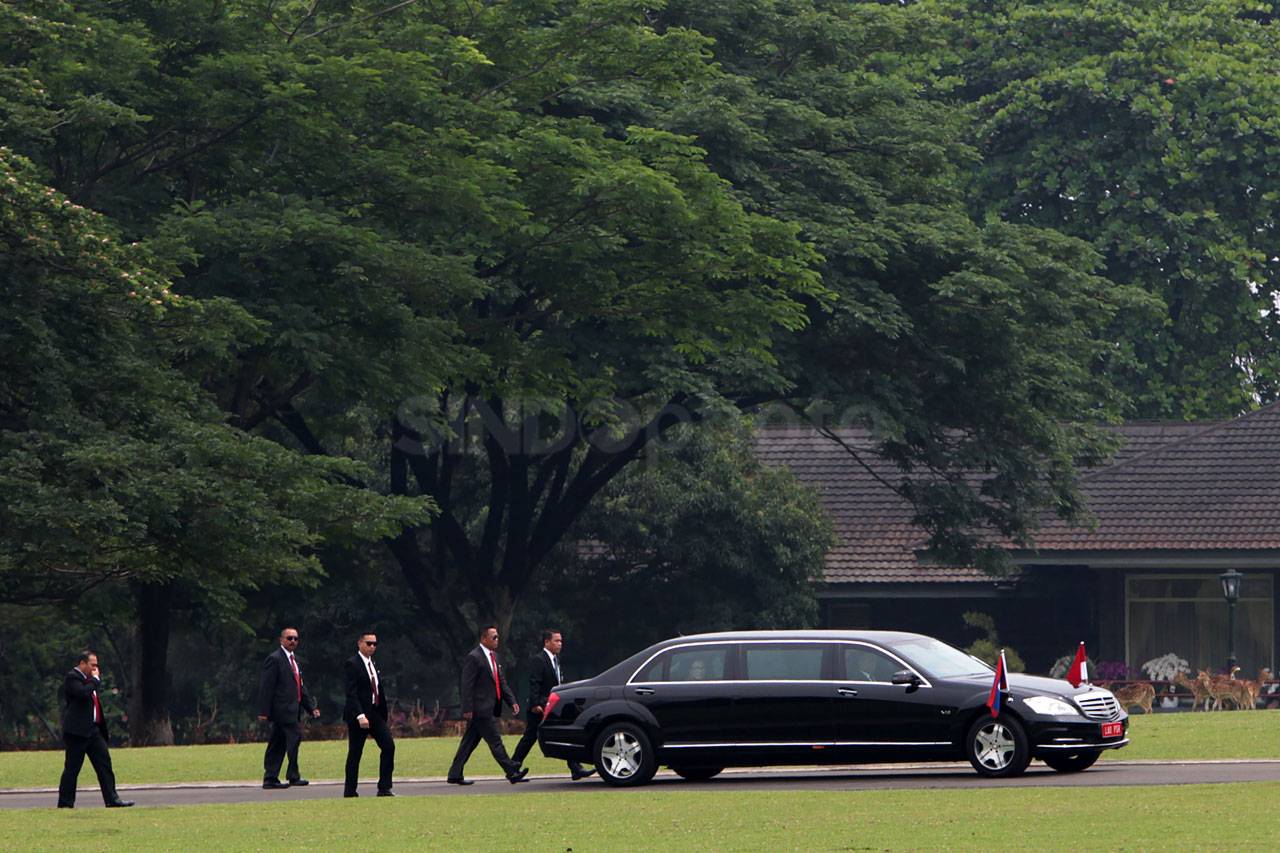 Presiden Jokowi Terima...
