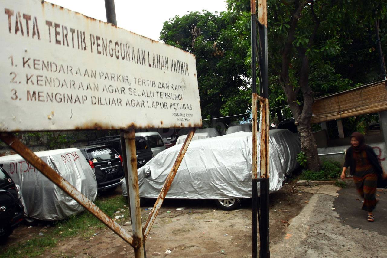 Lahan Parkir Kolektif,...