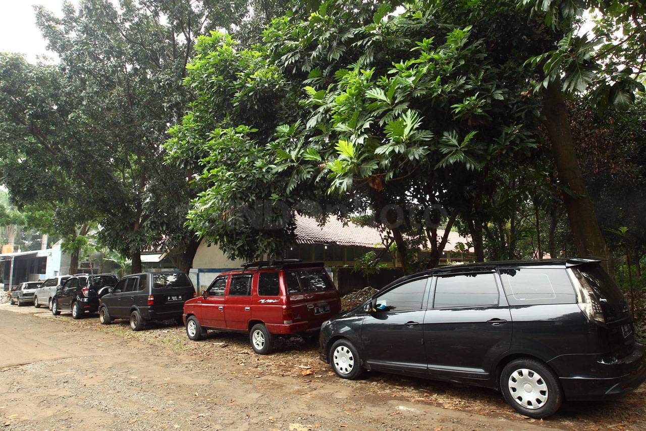 Lahan Parkir Kolektif,...