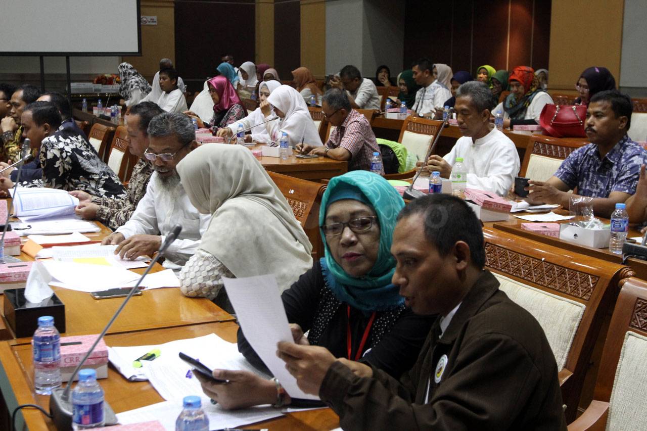 Komisi VIII DPR Gelar...