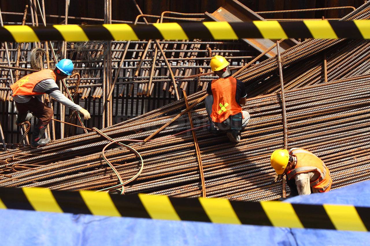 Proyek LRT di MT Haryono...