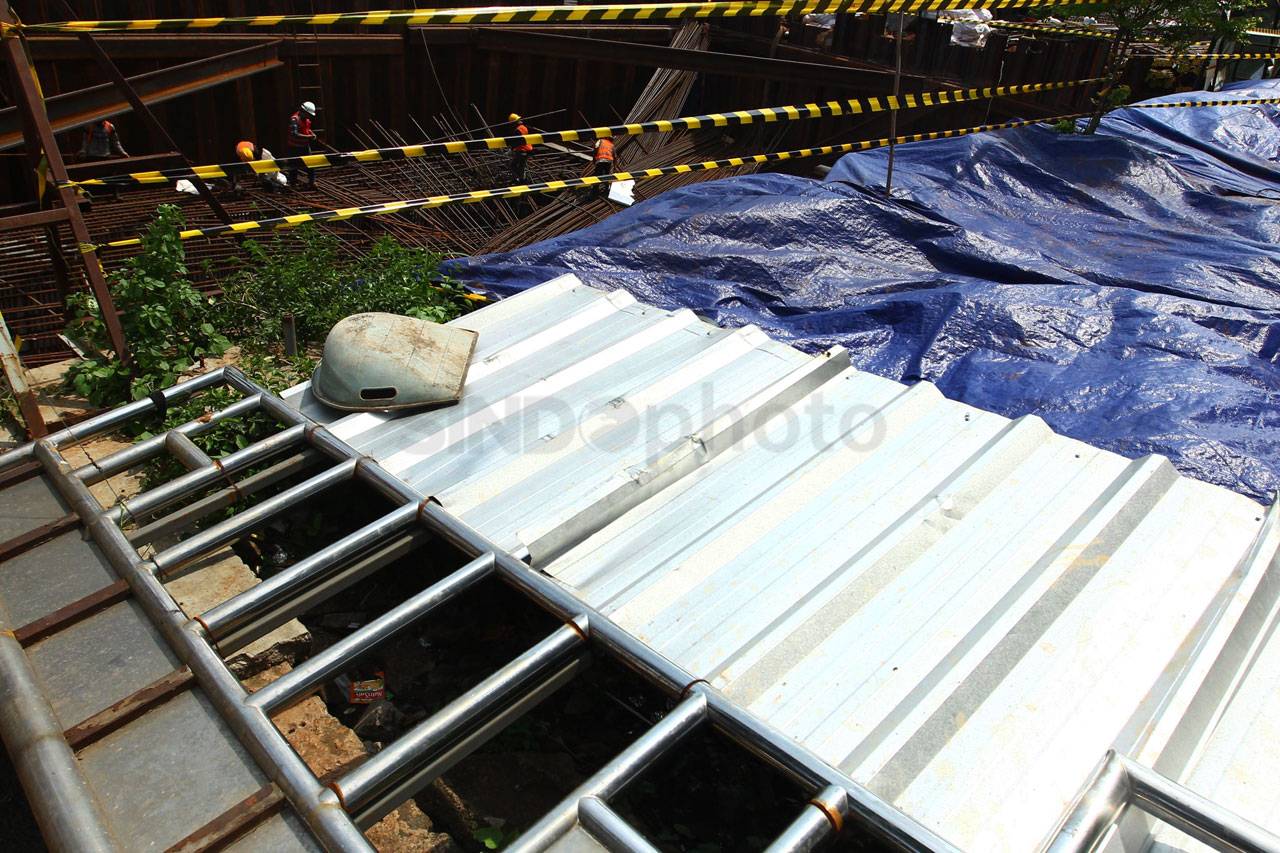Proyek LRT di MT Haryono...