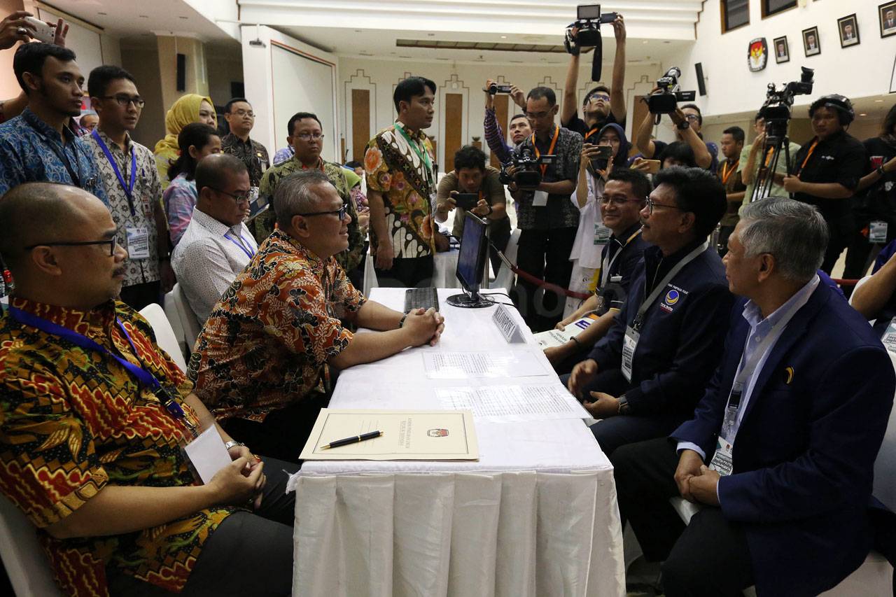 Partai Nasdem Daftar...