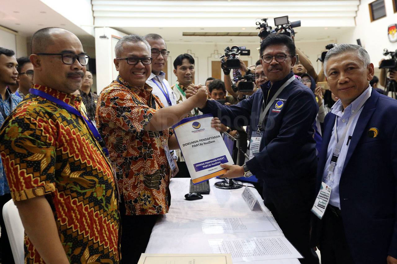 Partai Nasdem Daftar...