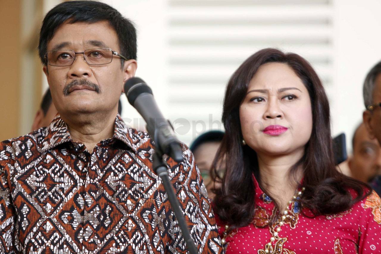 Ratusan Warga Lepas...