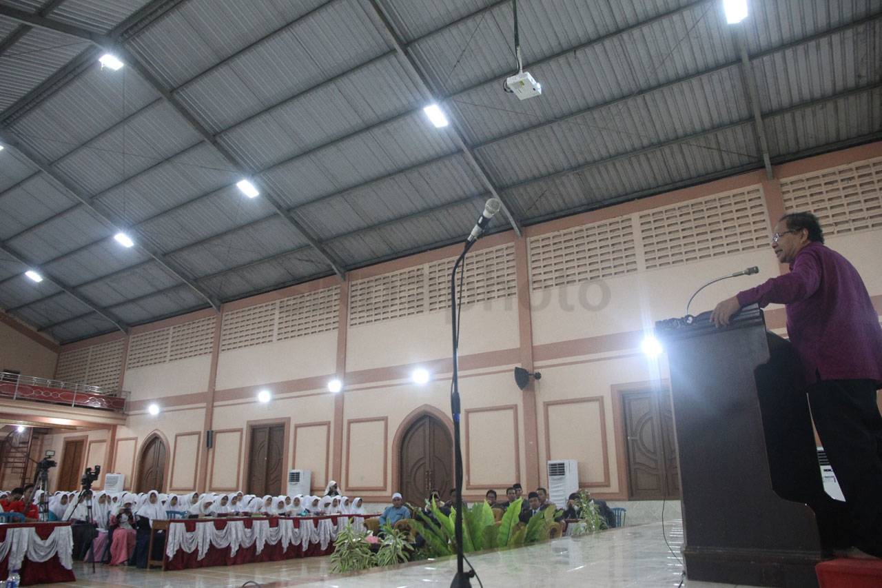 Rizal Ramli Beri Kuliah...