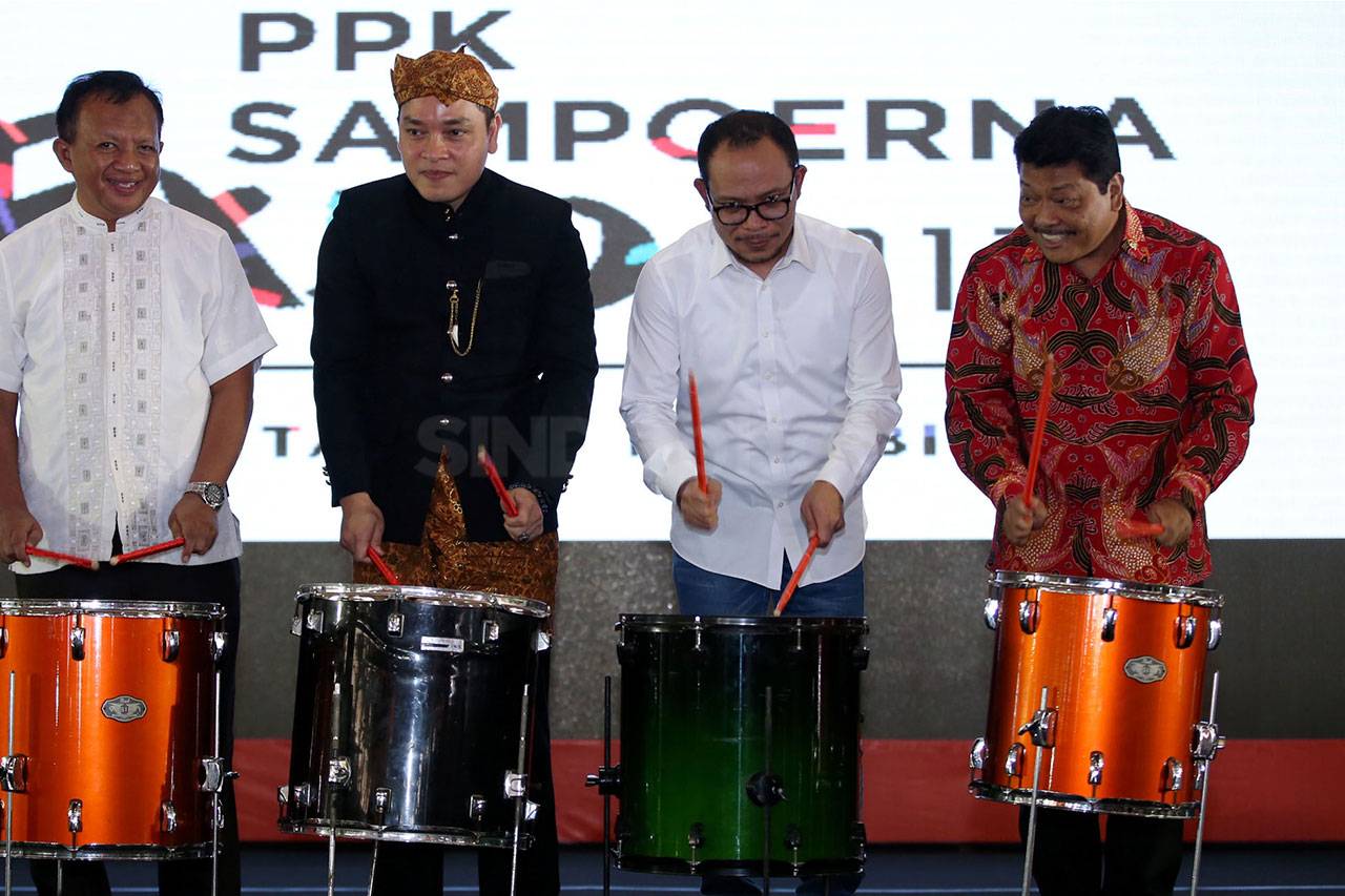 Menaker Hadiri Pameran...