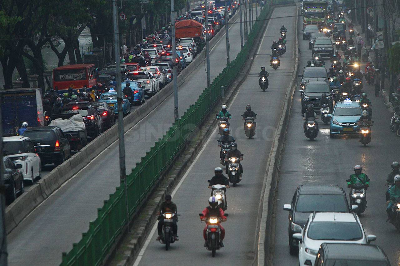 Pelanggaran Lalu Lintas...