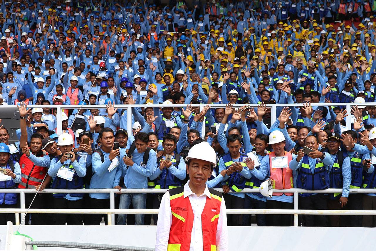 Presiden Jokowi Resmikan...