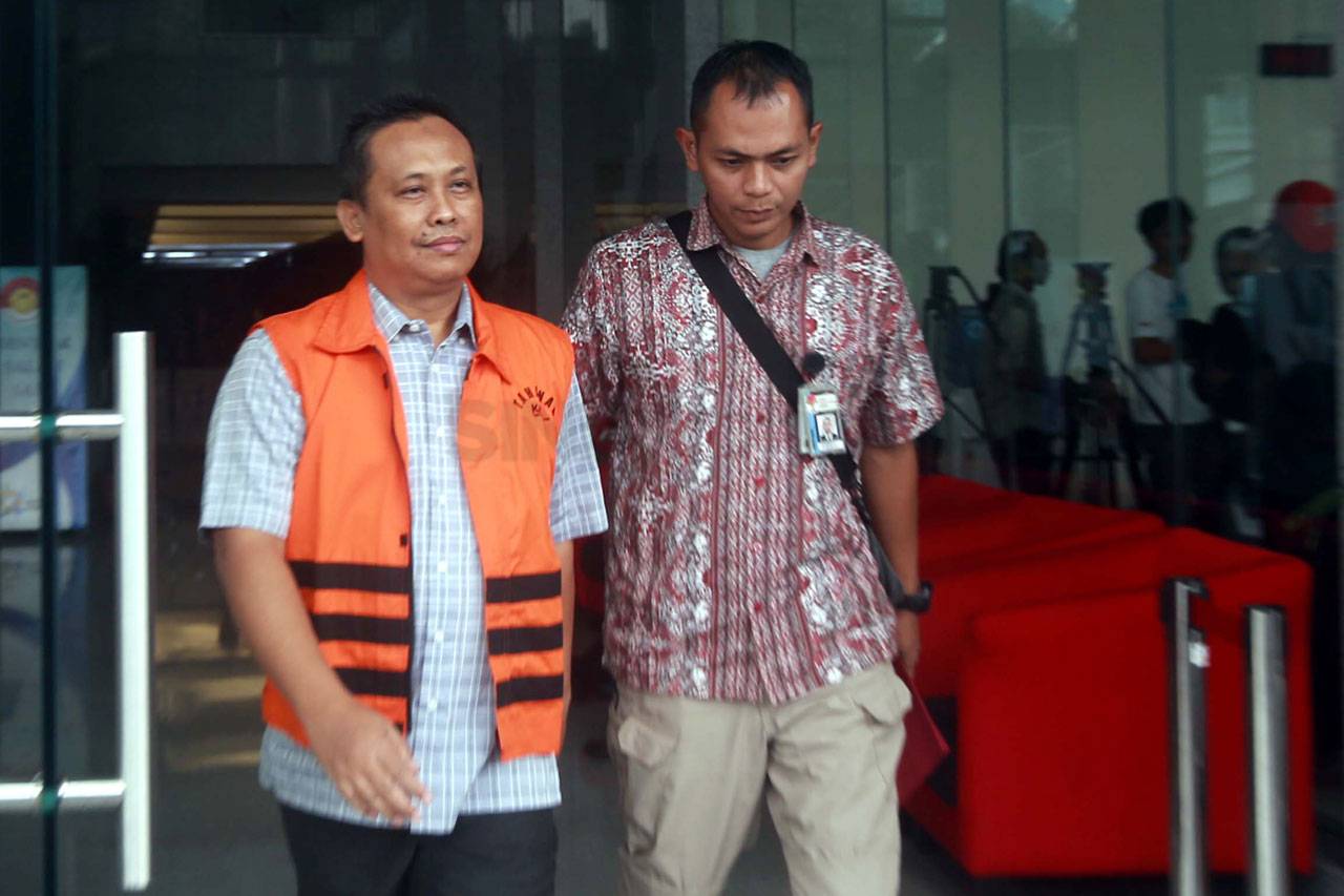KPK Lakukan Pemeriksaan...