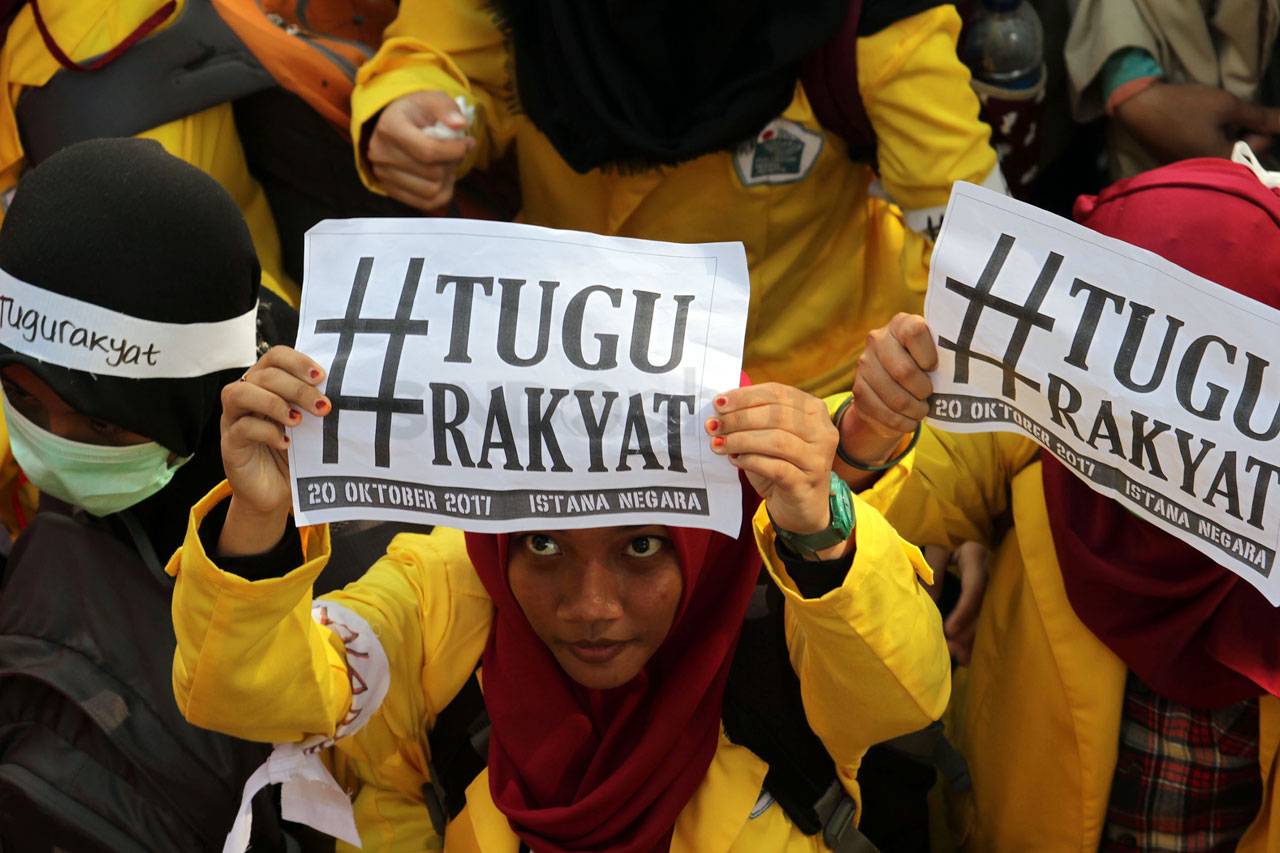 Ribuan Mahasiswa Gelar...