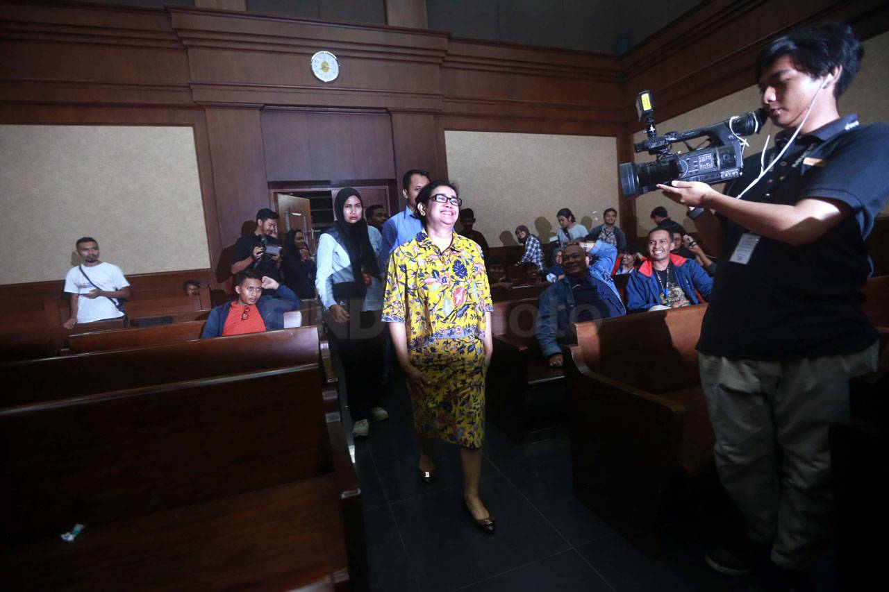 Miryam Haryani Dituntut...