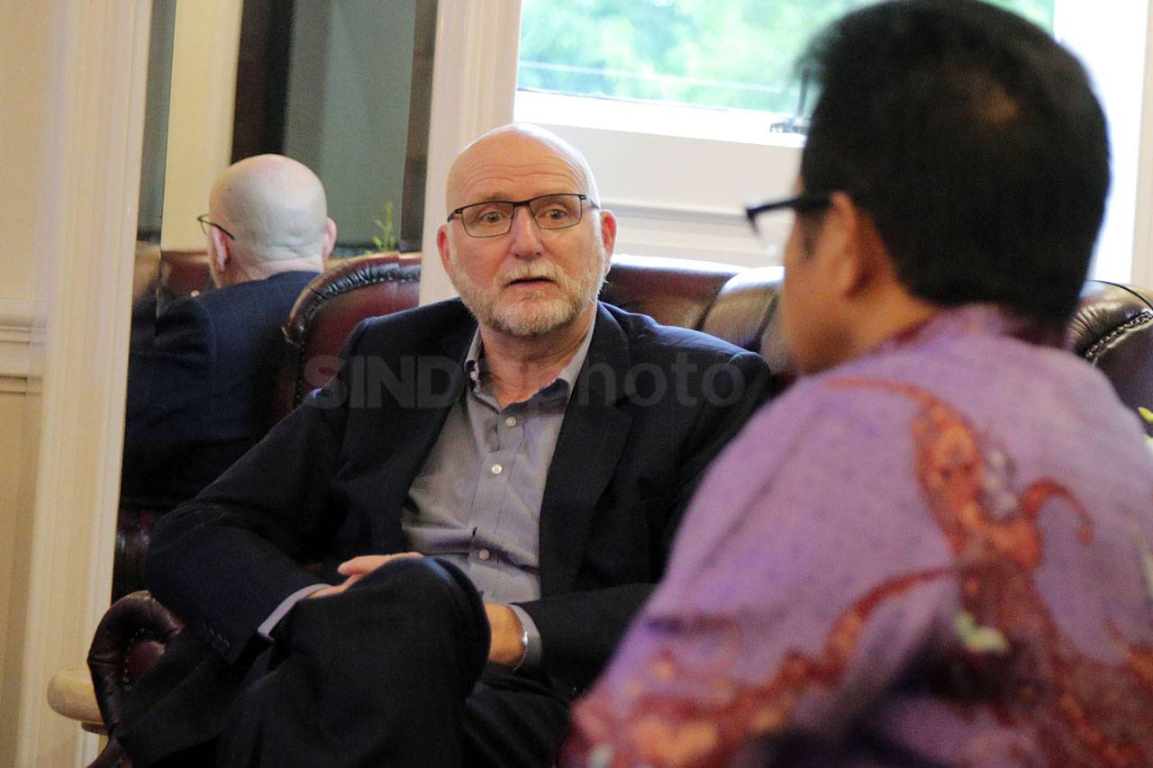 Bahas Demokrasi di Indonesia,...