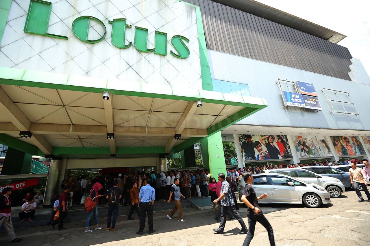 Tutup Akhir Bulan, Lotus...