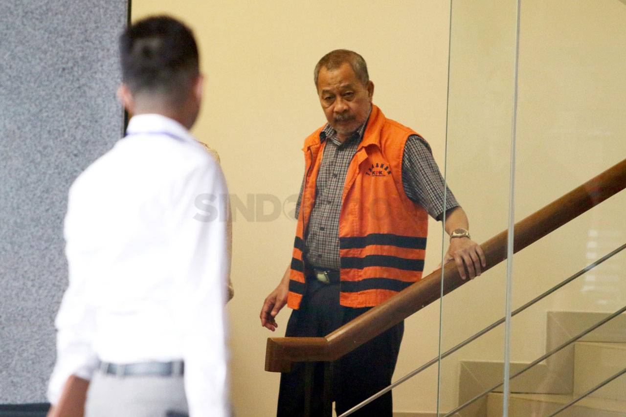 KPK Lanjutkan Pemeriksaan...